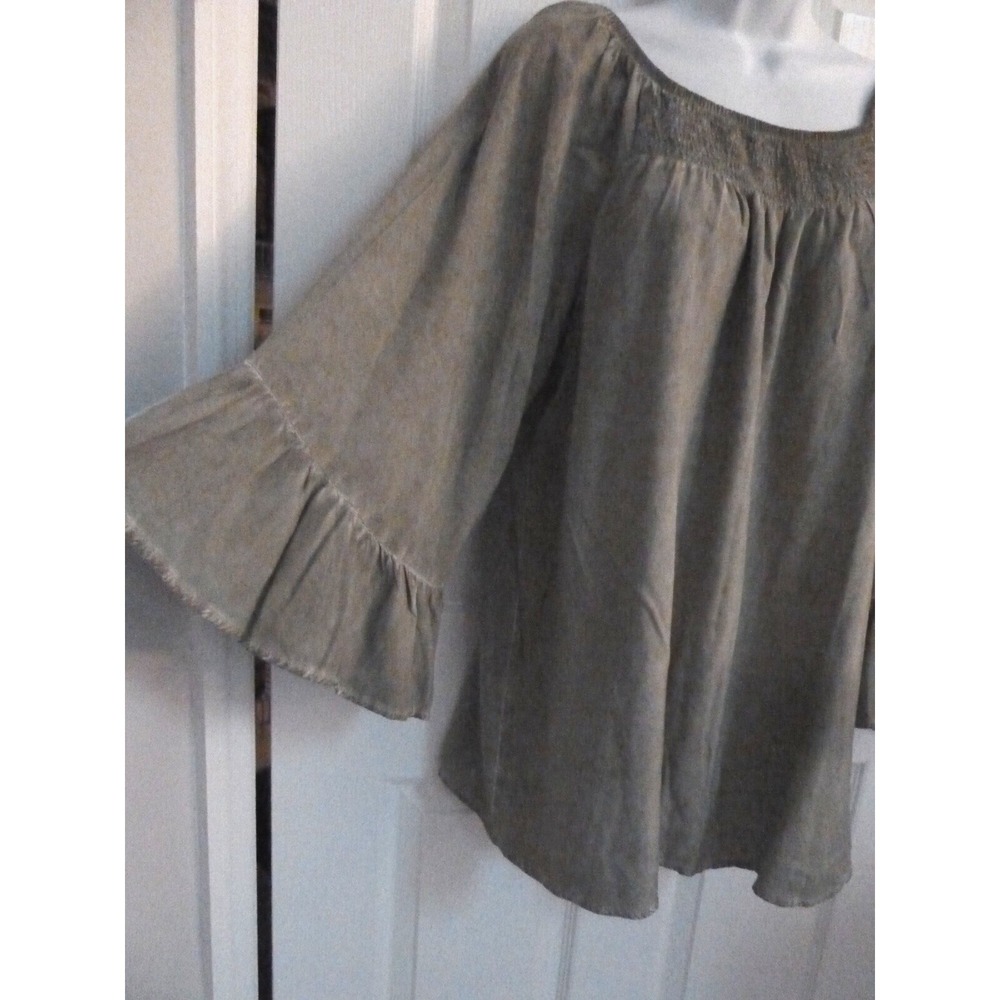 *NEW!! SPENSE Sz Large 12/14 Ruffled Flared Sleeve Acid Wash Smocked Blouse*